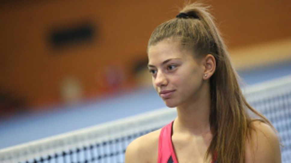 Тренировка и интервю с българската надежда в тениса Дария Радулова