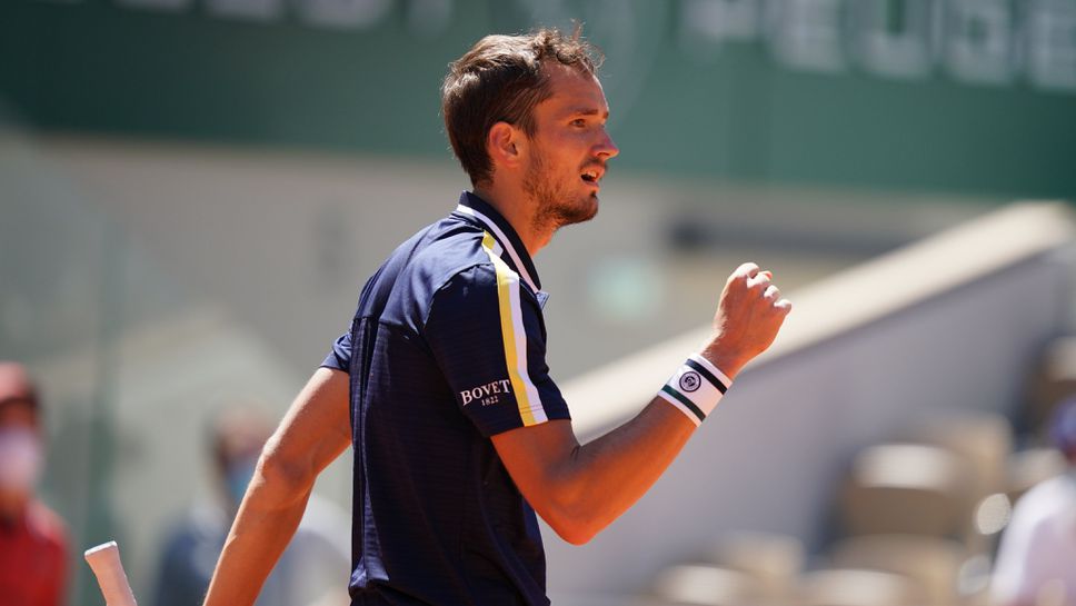 Медведев дочака първа победа на "Ролан Гарос"