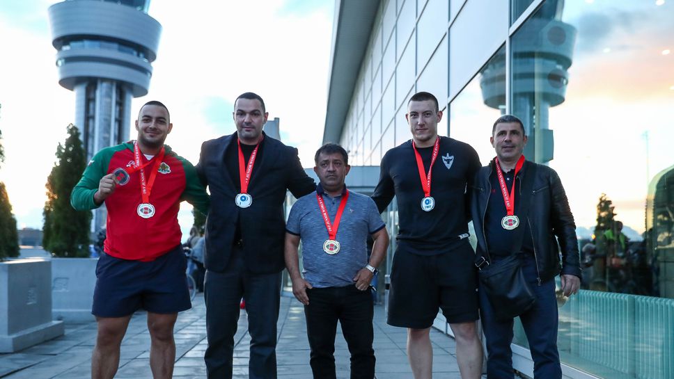 Световният шампион Христо Христов и световният вицешампион Васил Маринов се завръщат от щанги-първенството в Узбекистан