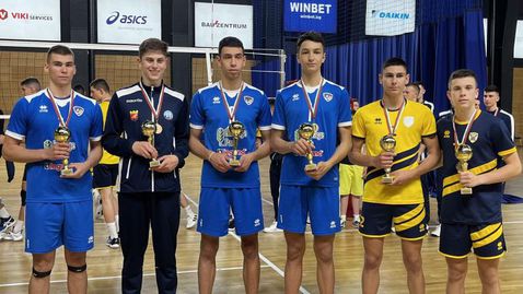 Идеалният отбор при кадетите 🏐