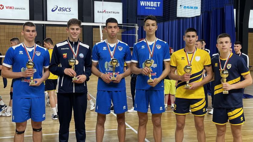 Идеалният отбор при кадетите 🏐