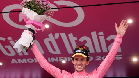 Саймън Йейтс докосва триумфа в Обиколката на Италия