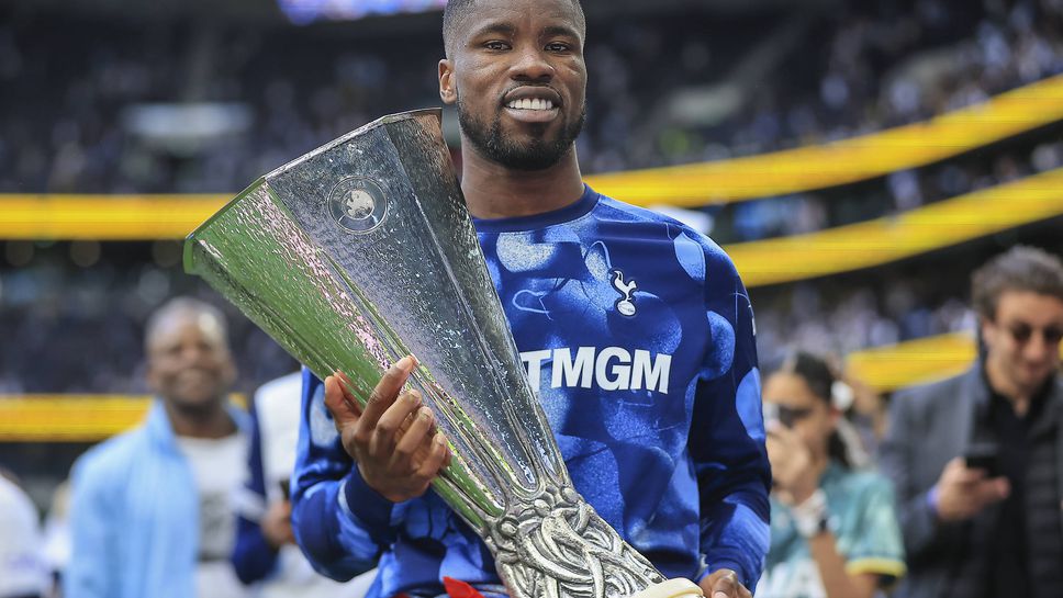 Тотнъм официално обяви раздялата с петима играчи от настоящия състав