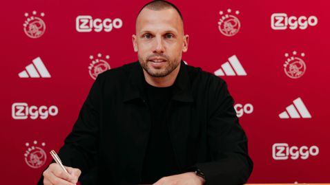 Официално: Джон Хейтинга отново се завърна в Аякс, този път като треньор