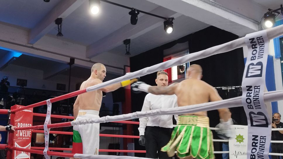 Марио Вергиев сломи Богдан Стоилов на Маx Fight 61