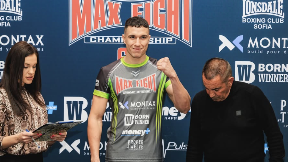 Станислав Кунов направи впечатляващ професионален боксов дебют срещу многократния шампион