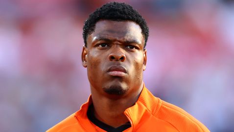  Челси работи върху привличането на нидерландски национал от Интер 