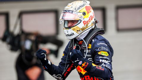  Бивш водач съпостави Макс със Сена 