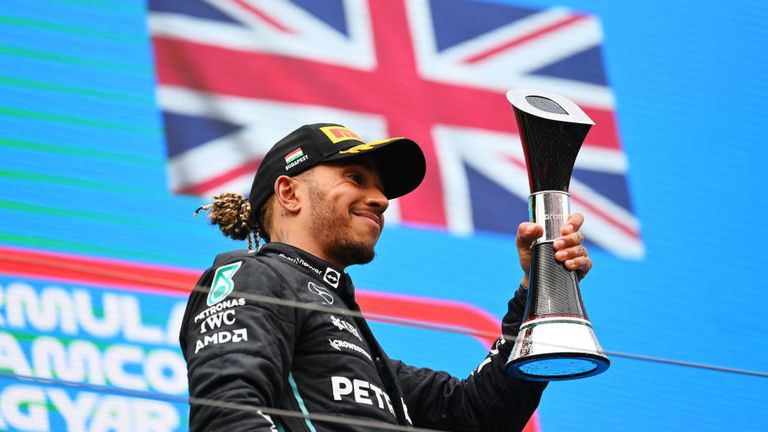 Новият договор на 7-кратния световен шампион във Формула 1 Люис
