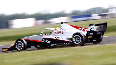 Георги Димитров взе победа на "Нокхил"