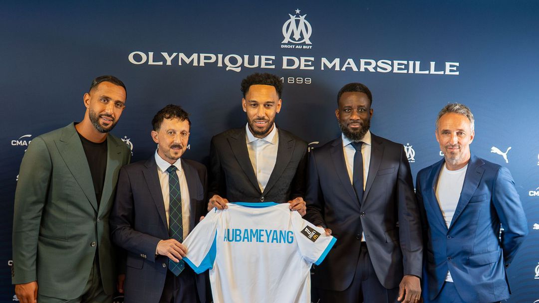 Обамеянг официално се завърна в Марсилия
