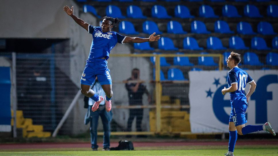 Голмайсторът на Монтана аут за поне три мача