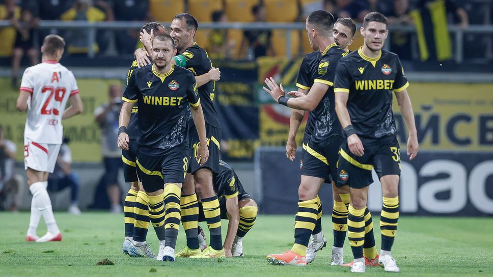 Ботев (Пд) води преговори с чужденци