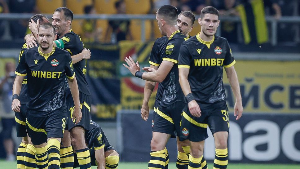 Ботев (Пд) води преговори с чужденци