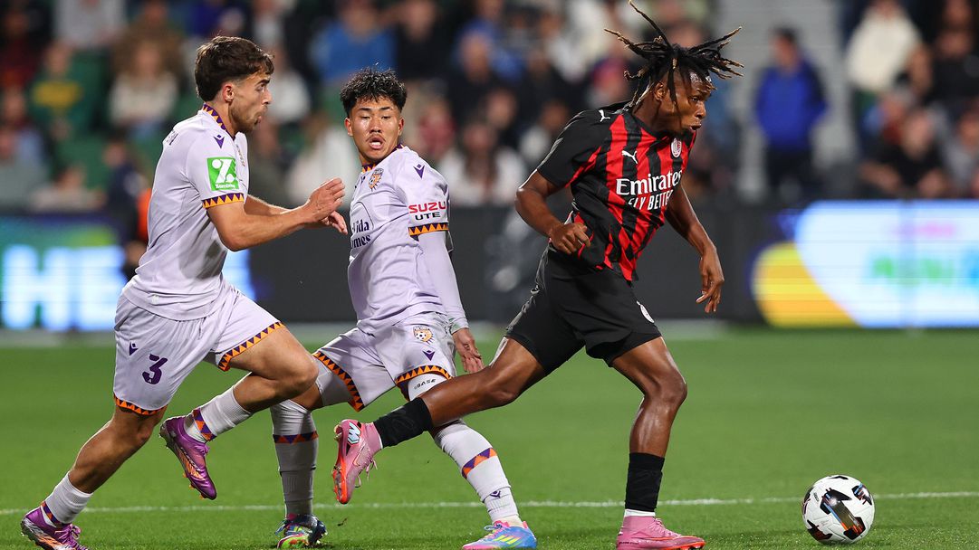 Милан прегази опашкаря в Австралия с девет гола