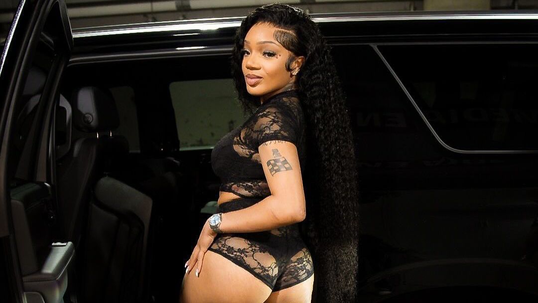 Спипаха НБА звезда със секси певица