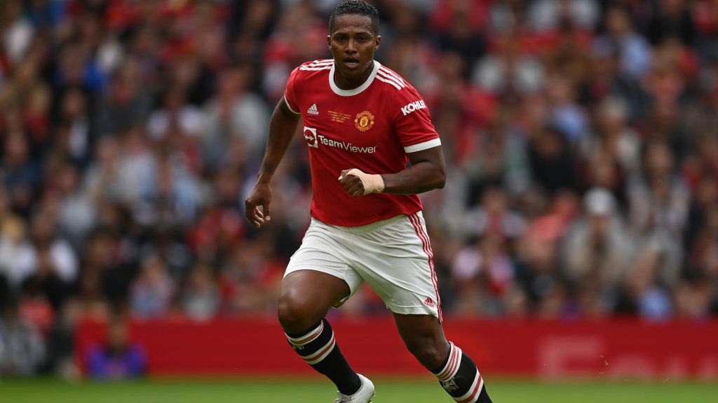 Играч с над 300 мача за Манчестър Юнайтед с геройска постъпка