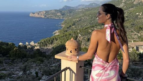  Ана Иванович разгласява фотография с двама мъже, откакто изтри Швайни от живота си 