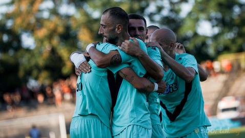 Локомотив (София) урежда двама от новите