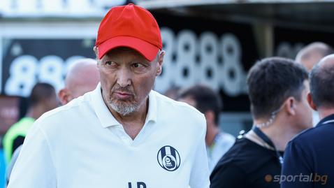 Любо Пенев доволен: Играем добре, точките ще дойдат
