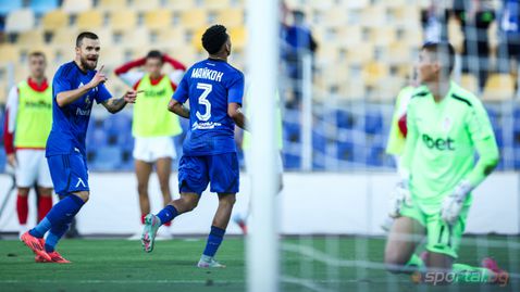  Левски потрепери, само че пребори ЦСКА 1948 и още веднъж е на върха 