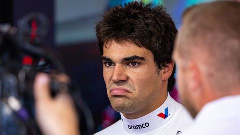 Строл вече спря да дава смислени отговори пред медиите