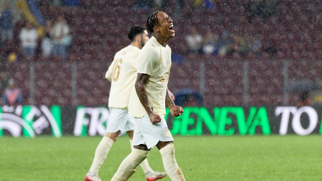 Фулъм договори рекорден трансфер