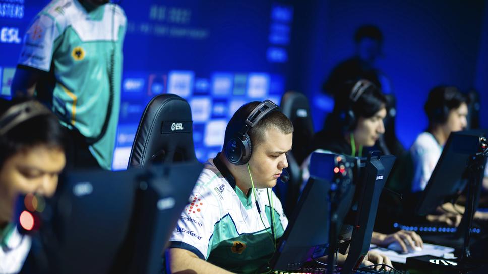 Цветелин "CeRq" Димитров с трето място на FRAG Midwest St. Louis 2026