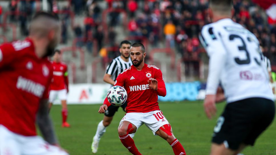 ЦСКА - София - Локомотив (Пловдив), бой между феновете на "Армията"