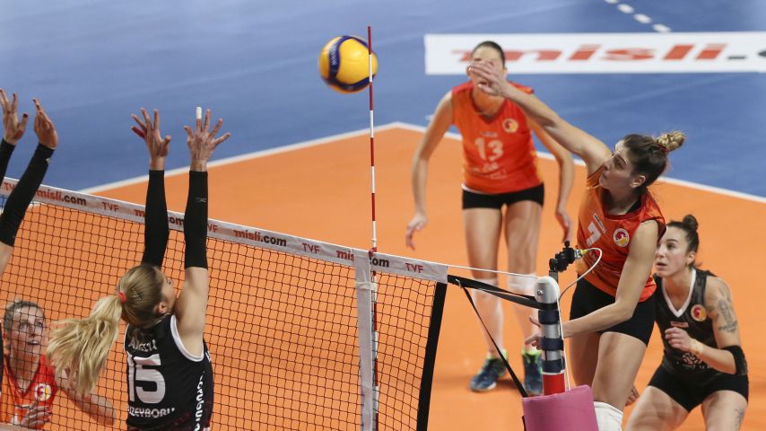 Мирослава Паскова с 22 точки при драматична загуба за Мерт Сигорта