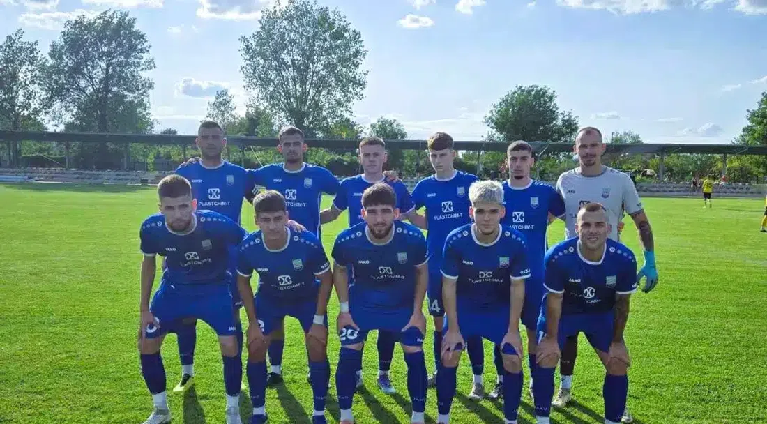 Аксаково излиза за победа срещу последния