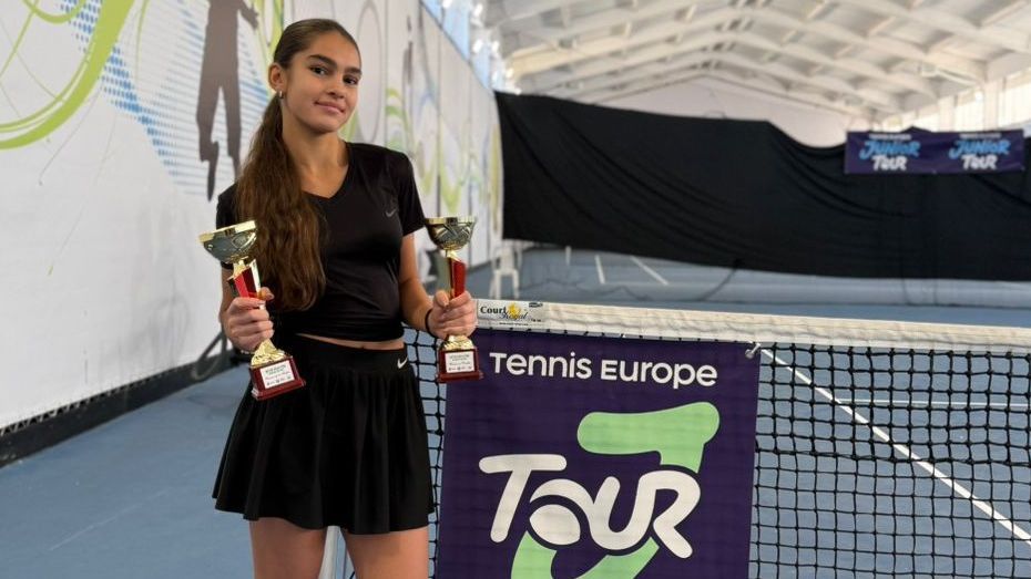 София Захаркив тримуфира с титлата на двойки и стана вицешампионка