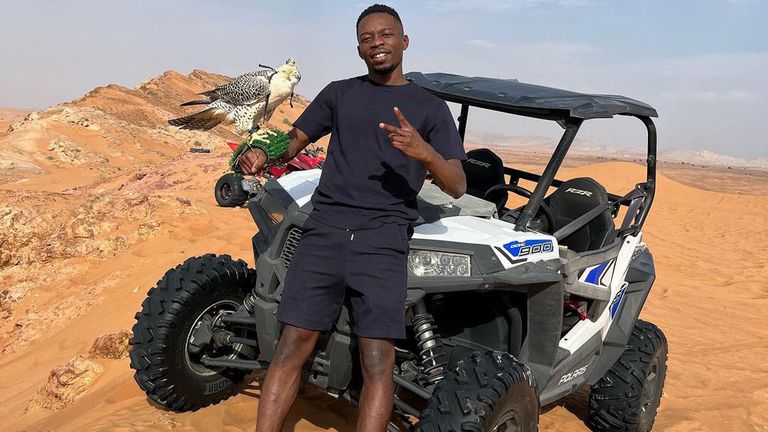  Мазику разпуска в пустинята 