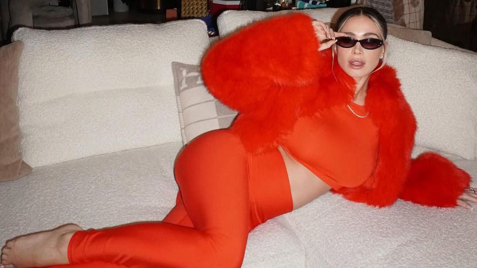 Спортната журналистка Дилета Леота не се притеснява да пръска сексапил