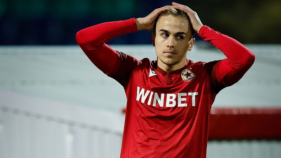 С група от 25 футболисти ЦСКА замина тази сутрин на