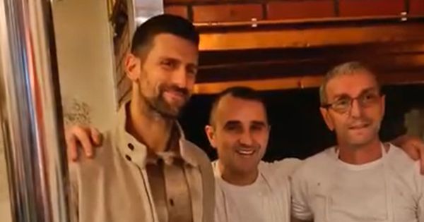 Kada su videli Novaka usred Sarajeva - i to u svom lokalu - nisu mogli da poveruju šta se dešava! /VIDEO/