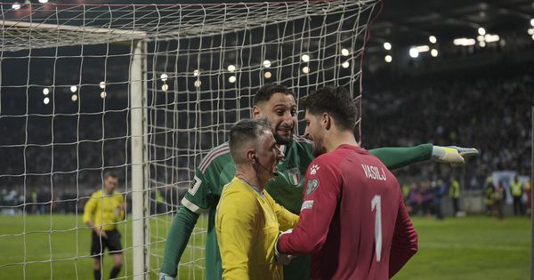 Donaruma na stubu srama: Bahatost, cepanje papira i novi krah Italije!