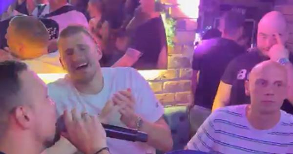 Provod za pamćenje: Nikola Jokić izveo Dedu u kafanu, pa pao u sevdah uz kultni hit o Americi /VIDEO/