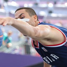 Iz Lila – u Pariz: Genijalna olimpijska priča Srba, košarkašica pomogla basketašu u nevolji