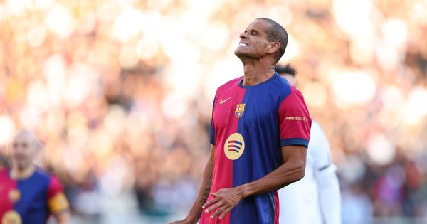 Bruka i sramota čuvenog Rivalda! Uništio poznati klub koji gubi bodove, fudbaleri zbog njega nisu primili platu u 2026, a pomoć ne ide njima, već bahatom Brazilcu