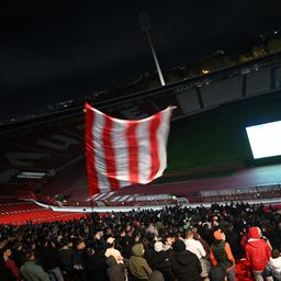 Zvezda protiv Intera u Italiji, a gleda se i na Marakani! Navijači organizovano bodre crveno-bele, atmosfera je sjajna /FOTO/