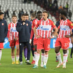 "Bahar – žuti karton!" Zvižduci su parali stadion "Rajko Mitić": Navijači Zvezde nezadovoljni, oterali igrače u tune, a za trenera imali posebnu poruku! /VIDEO/