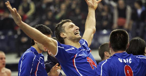 Legendarni odbojkaš ispričao najneprijatniju situaciju u životu: Ušao sam u Partizanovom dresu u kafić pun zvezdaša... /VIDEO/