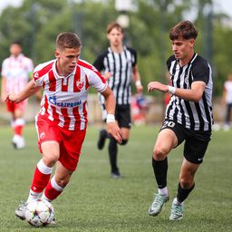 Radonjić doneo remi u derbiju! Zvezda promašila penal, pa jurila bod, a Partizan ima strašnog napadača kojeg je i Duljaj video