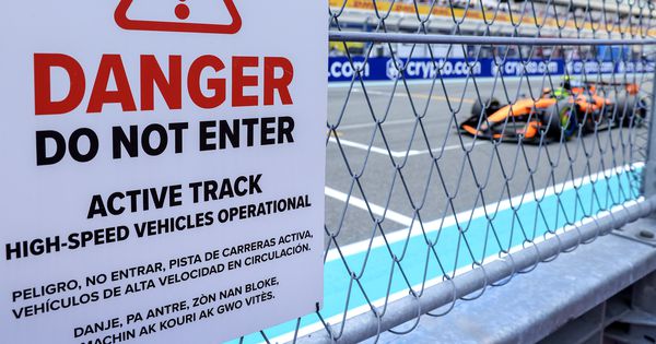 Drhti Majami, stiže novi šampion Formule 1: Antoneli pobedio sve rivale, a trci preti haos!