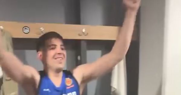 Si**j Zvezdo i slika Duška Vujoševića! Isplivao snimak, evo kako su košarkaši Zlatibora proslavili senzaciju /VIDEO/