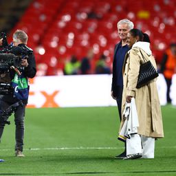 Belingem tražio od Posebnog da se fotka sa njegovom mamom, a Portugalac mu poručio: Sada dođi u Fenerbahče /Video/