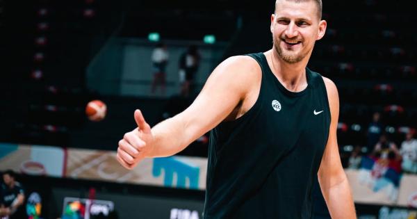 Jokić ima posebnog navijača: NBA zvezda došla da gleda Srbiju! /VIDEO/