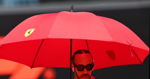 Nešto se opasno kuva u Ferariju! Pao istorijski dogovor o kojem bruji planeta: Luis Hamilton beži od penzije i potpisuje ugovor na duže staze!