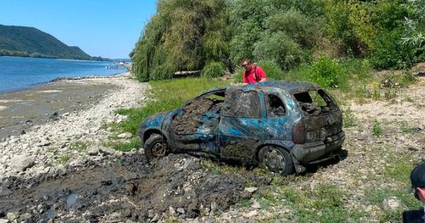 Dunav izbacio Opel ukraden pre 13 godina: Vatrogasci su prvo morali da uklone ribe iz kabine, a vlasnik zaplakao kad je video šta je ostalo o Korse: "Jako sam ga voleo!"